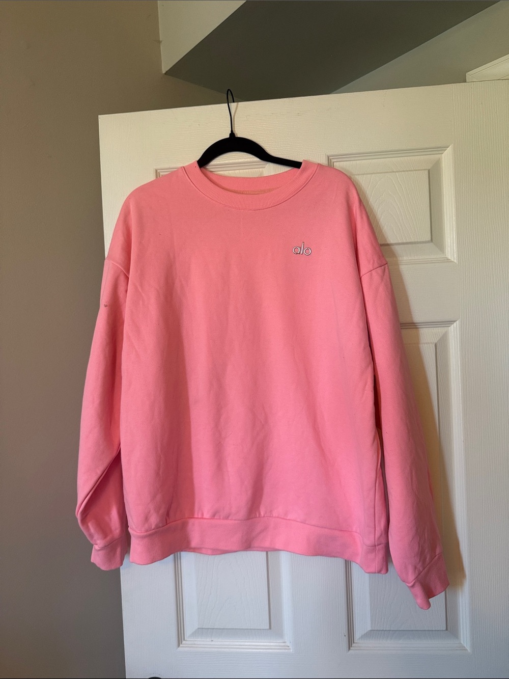 ALO Accolade Crew Neck Pull Over - Neon Bubblegum